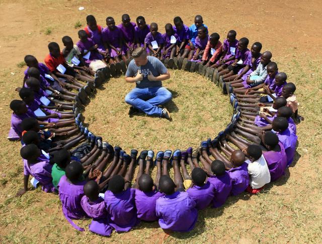 直擊恐怖的非洲沙蚤病,治療全過程曝光