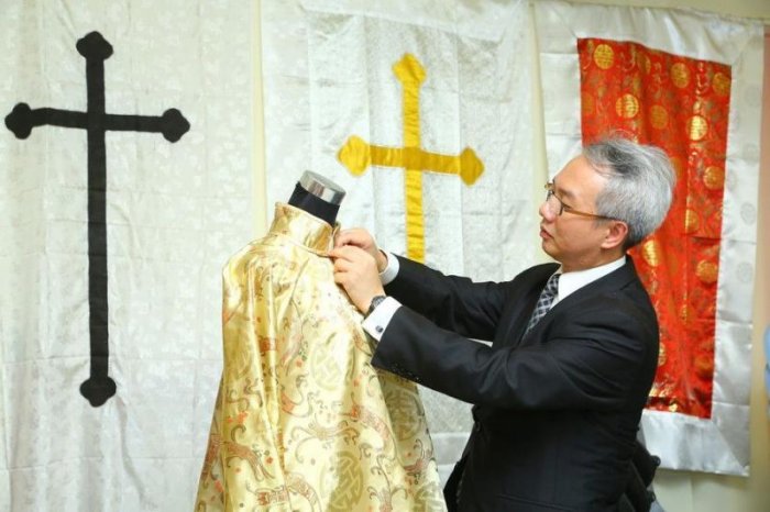 (起底) 殯儀學徒起薪點45000至63000 上班首天要入殮房陪五屍體一齊訓