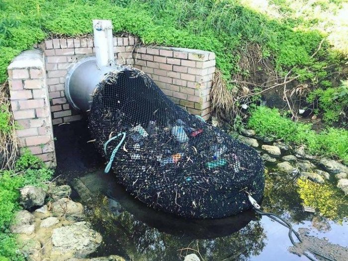 澳洲政府超天才「解決河川垃圾」！陽春巨型網… 成果嚇死  網讚:全世界都該這樣做
