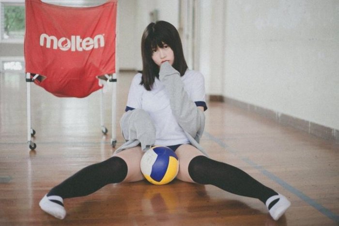 體育祭=肉慾解放之時!女JK「炸出超兇歐派」比YA甜笑…側面超崩潰:好、好大(9P)