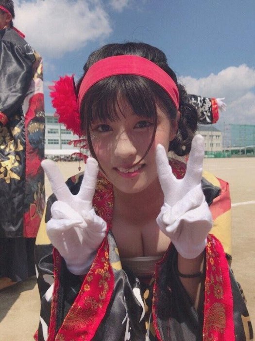 體育祭=肉慾解放之時!女JK「炸出超兇歐派」比YA甜笑…側面超崩潰:好、好大(9P)