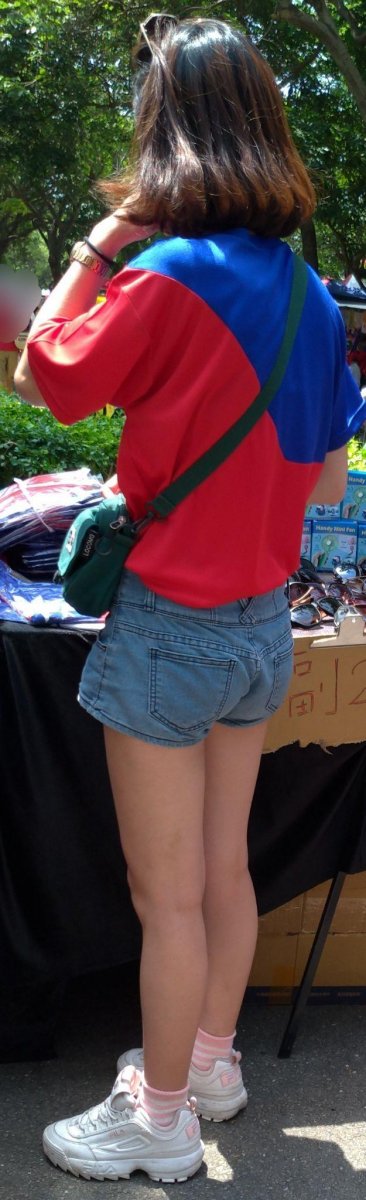 夏天路上好香!滿街「超短熱褲+低胸小可愛」一流汗...貼身曲線大看光:好精彩!