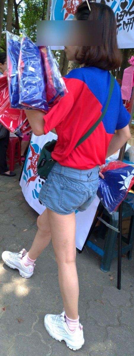 夏天路上好香!滿街「超短熱褲+低胸小可愛」一流汗...貼身曲線大看光:好精彩!